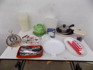 lot 57 image: Kitchen Items