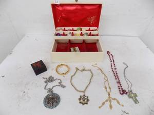 lot 62 image: Costume Jewelry  Jewelry Box