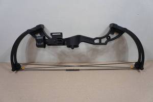 lot 3 image: Bear Archery Brave Youth Bow