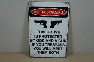 lot 78 image: Vintage Style Metal Sign - No Trespassing
