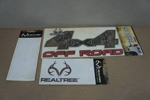 lot 123 image: Realtree Vehicle Emblem Kits