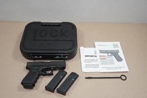 lot 1L image: Glock Model 23 Gen 4 .40 S&W Semi-Auto Pistol - 3 Magazines