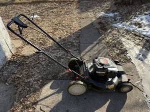 lot 1 image: MTD Gold Front-Wheel-Drive Lawn Mower 21in Deck, Briggs & Stratton 675EX 190cc, Model 12AVB26N704