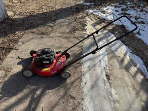 lot 4 image: Briggs & Stratton 450 Series Lawn Mower HT18-094-032-01 - 20-In Cut