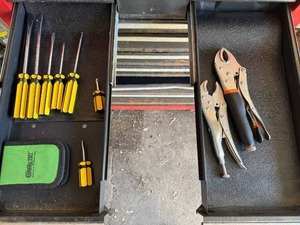 lot 7 image: OReilly First Call Screwdriver Set with Pliers - Assorted Yellow-Handle Tools