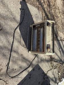 lot 25 image: Robeson Quartz Heater Model 03-2701 - 1490W 120V AC 60Hz