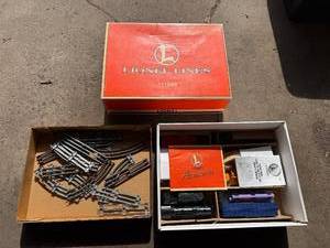 lot 34 image: Lionel Train Set - The Lionel Corporation - O Gauge with Tracks & Accessories