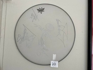 lot 70 image: Remo Weatherking Coated Ambassador Drum Head - Autographed