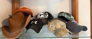 lot 85 image: Resistol Western King Ranch Hats