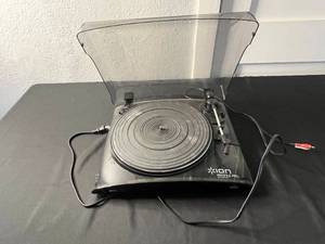 lot 94 image: ION Profile Pro USB Turntable with Dust Cover