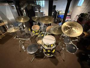 lot 97 image: Pearl Drum Kit with Yellow Star Wrap - Cymbals, Hardware & Case Included