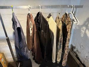 lot 106 image: Ruff Hewn XL Navy Sherpa-Lined Zip-Up Jacket - Assassin Hunting XXL Camouflage Hoodie