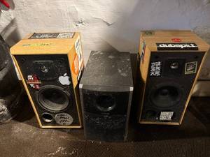 lot 115 image: Sony SS-W580 2-Way Bookshelf Speakers - Pair with Unbranded Subwoofer