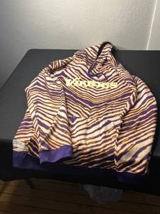 lot 154 image: Zubaz NFL Vikings Jacket - Minnesota Vikings Purple Tiger Stripe - Licensed