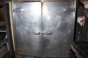 lot 2 image: Commercial Proofer with 4 Rolling Racks