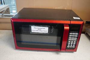 lot 70 image: Microwave