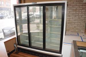 lot 74 image: Master-Bilt Commercial Refrigerated Display Unit