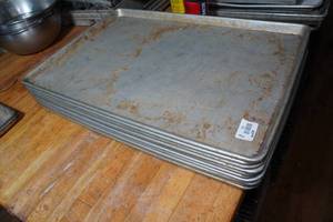 lot 93 image: 10 Baking Sheets