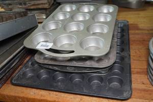 lot 95 image: Assorted Cupcake Baking Pans