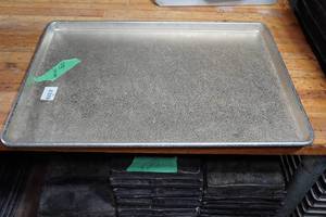 lot 113 image: 5 17.5x26 Baking Sheets