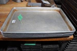 lot 123 image: 6 17x26x2 Cake Pans