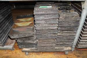 lot 341 image: 25 Bread Loaf Pans