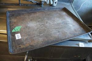 lot 346 image: 25 18x26 Baking Sheets