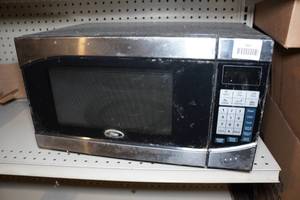 lot 992 image: Microwave