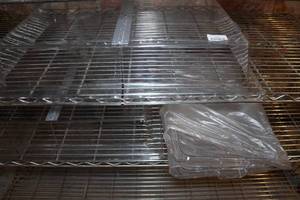 lot 739 image: Clear Hinged Sample Tray Lids