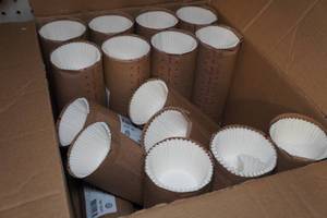 lot 983 image: Sleeves of Cupcake Liners