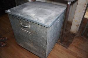 lot 348 image: Galvanized Storage Bin
