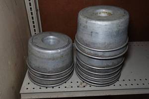 lot 908 image: 10 8 Angel Food Cake Pans
