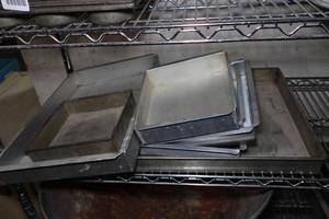 lot 911 image: Assorted Baking Pans