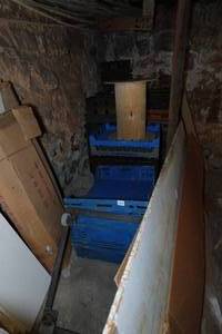 lot 756 image: Beverage and Bread Crates, Large Amount of Bread Pans