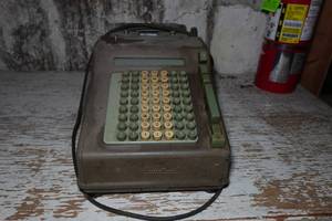 lot 941 image: Vintage National Series E Adding Machine