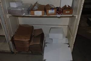 lot 954 image: Bakery Boxes and Clear Poly Bags