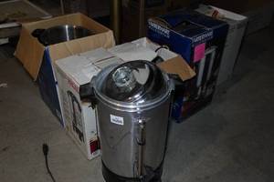 lot 950 image: Commercial Coffee Makers