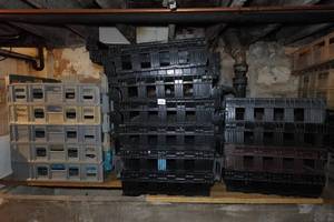 lot 998 image: Beverage and Bread Crates