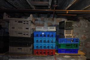 lot 999 image: Beverage and Bread Crates