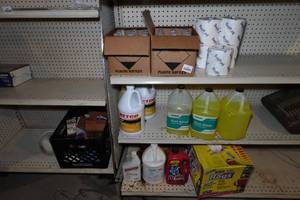 lot 995 image: Cleaning Supplies