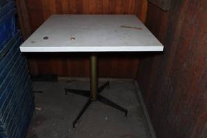 lot 765 image: 4 30 Square Tables