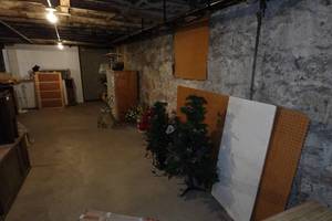 lot 989 image: Assorted Holiday Dcor and Shelving