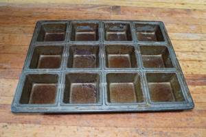 lot 128A image: 12 Mini Square Loaf Baking Sheets - 12 Count