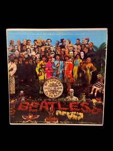 lot 100 image: The Beatles Sgt Peppers Lonely Hearts Club Band - Capitol MAS-2653 LP (12-inch Vinyl)