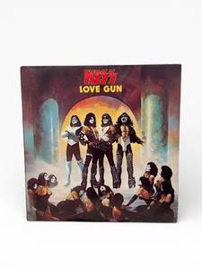 lot 191 image: KISS Love Gun - Casablanca LP NBLP 7057 33 13 RPM Vinyl Record