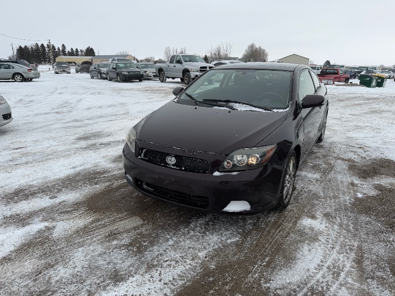 lot 5 image: 2009 Toyota Scion TC