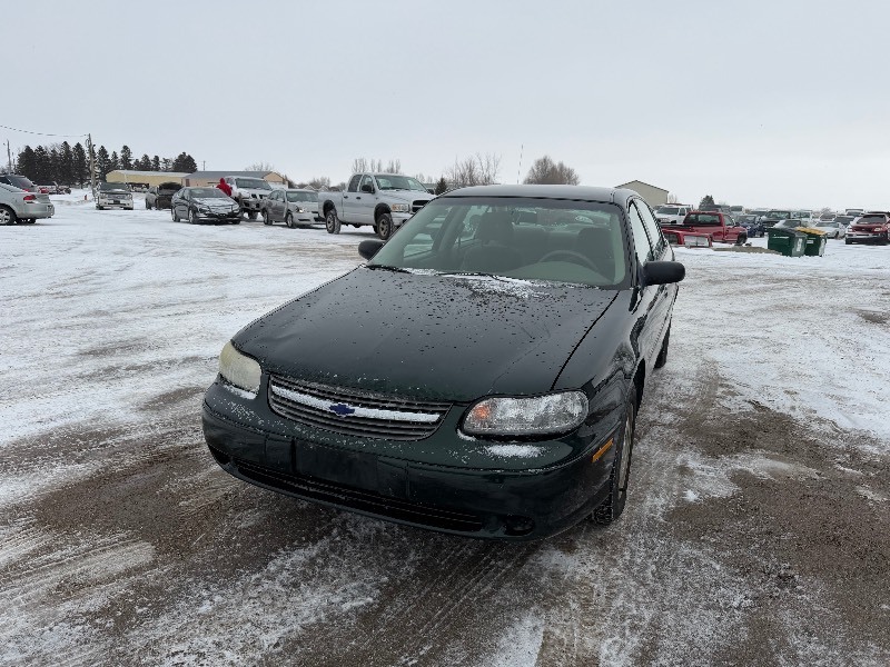 lot 8 image: 2003 Chevrolet Malibu