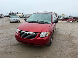 lot 11 image: 2007 Chrysler Town & Country