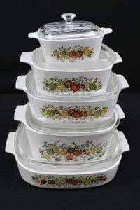 lot 12 image: Pyrex 5-Piece Glass Casserole Set with Lids - White with Fruit Print
