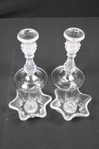 lot 14 image: Crystal Candlestick Holders & Star-Shaped Candle Holder - Set of 4